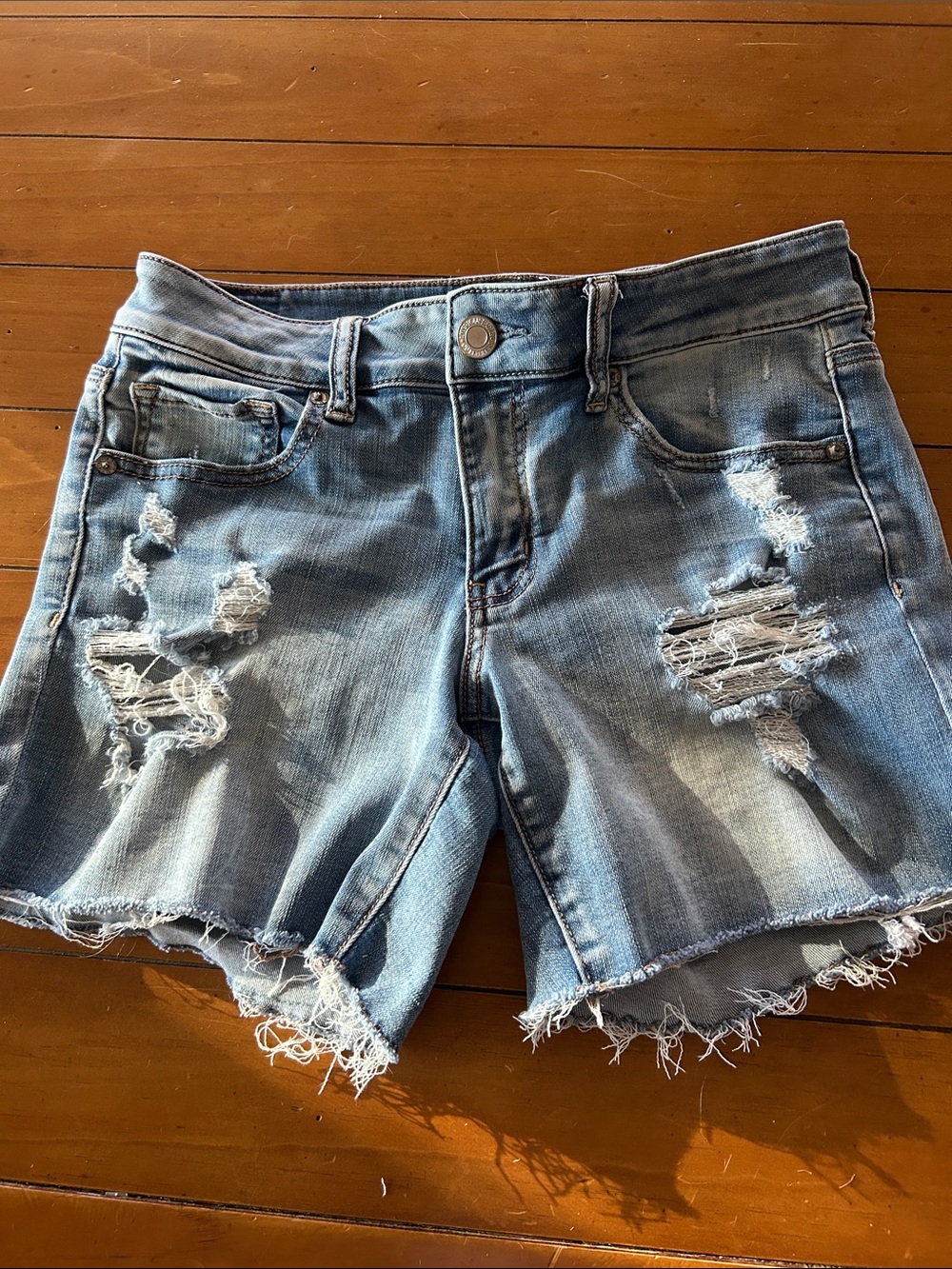 American Eagle Outfitters Distressed Light Wash Denim Shorts Size 8